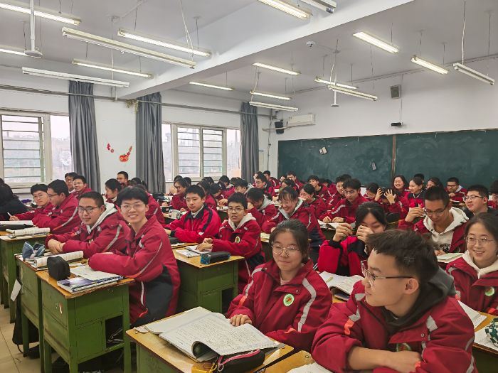 助學政策傳萬家，青春逐夢啟新章